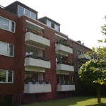 Rückansicht mit Gemeinschaftsgarten